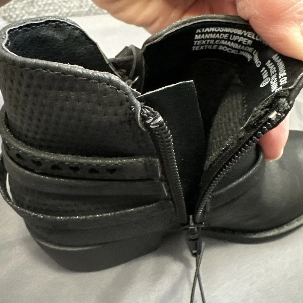 Jellypop Kids Black Ankle Boots Heart Accent Boot Size 11M Glitter